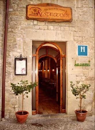 Hostal Las Coronas Sos del Rey Católico Extérieur photo