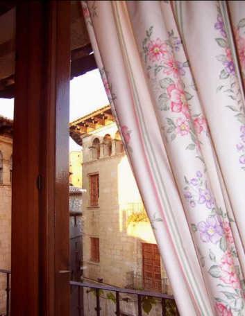 Hostal Las Coronas Sos del Rey Católico Chambre photo
