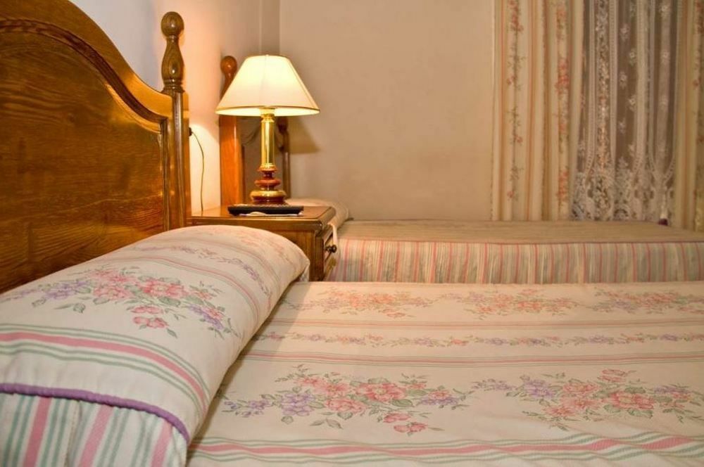 Hostal Las Coronas Sos del Rey Católico Extérieur photo