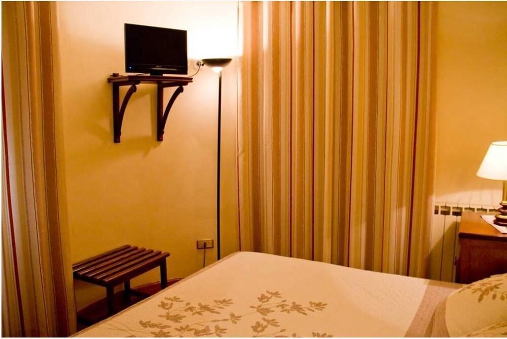 Hostal Las Coronas Sos del Rey Católico Extérieur photo